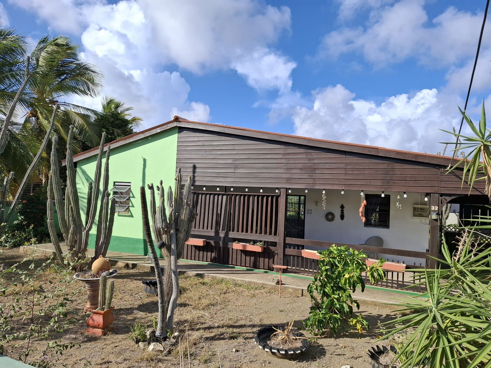 Kaya Hulanda 32, Freestanding house in Centre of Kralendijk. A Rough diamond for polishing