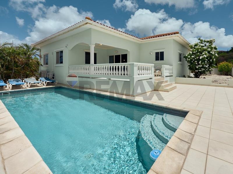 Famile Home in Sabadeco – Villa in Sabadeco Crowns