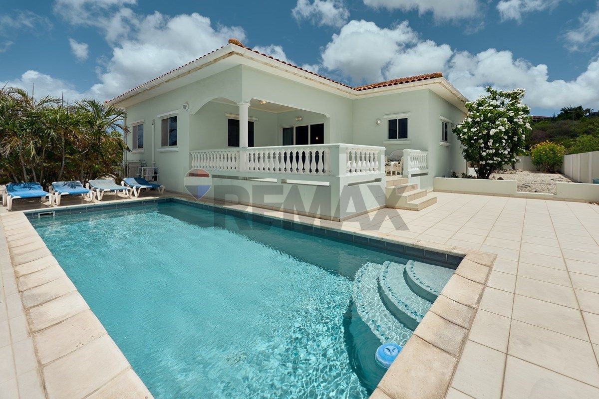4-bedroom villa for sale in Sabadeco Crowns, Bonaire