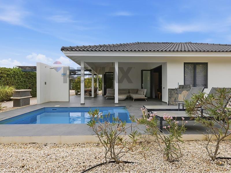 Grand Windsock Villa with Private Pool – Villa in Belnem