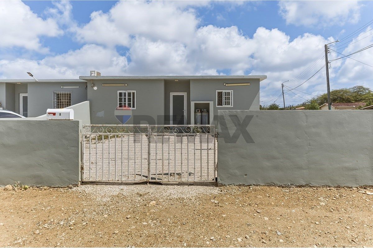 House in Noord Salina — photo 3