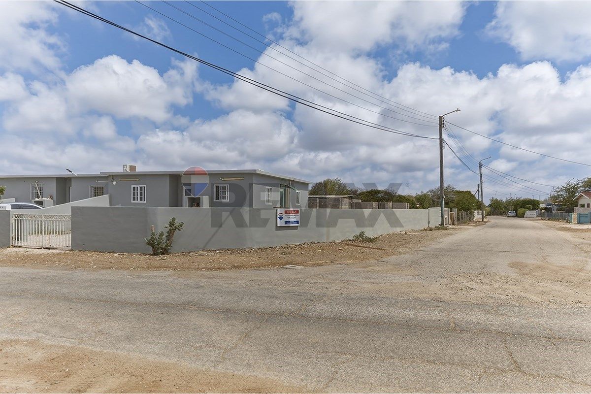 House in Noord Salina — photo 2