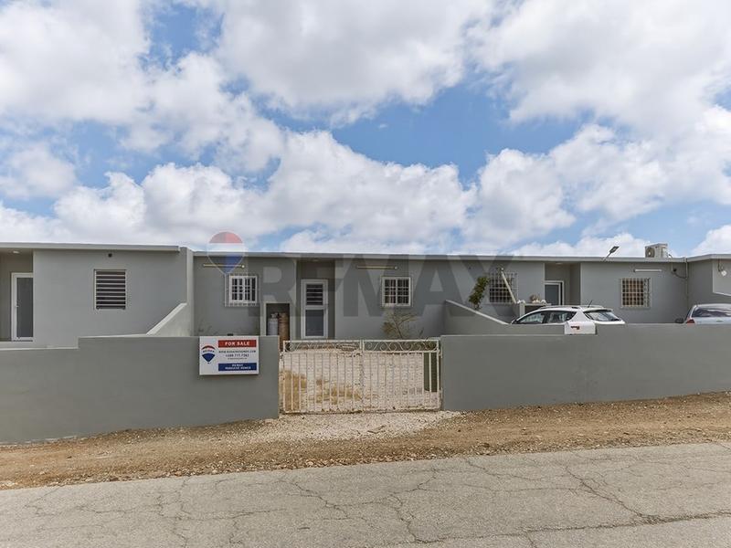 Affordable Family Home – House in Noord Salina