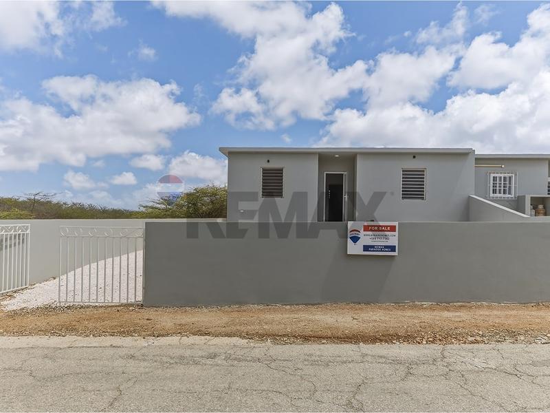 Family Home - New Construction – House in Noord Salina