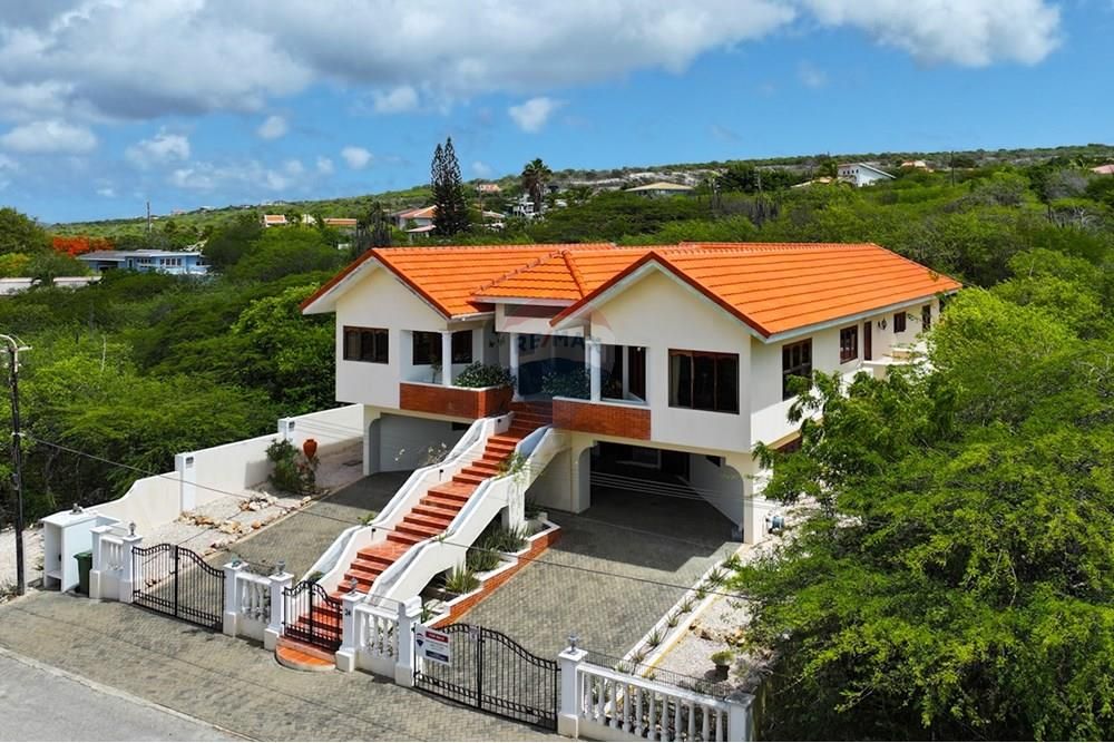 Spacious Home with Great Views and Rental Options