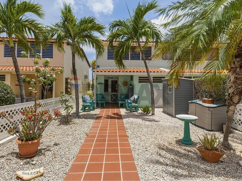 Lighthouse Beach Resort  - Fully Renovated – House in Belnem