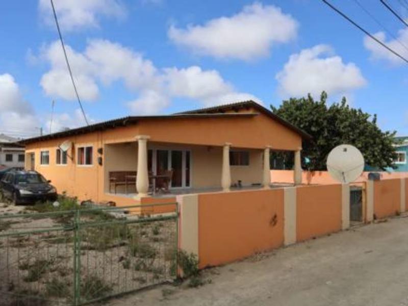 Bella Vista – House in Nikiboko